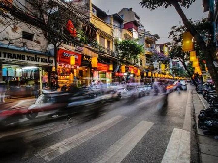 Hotspot Matrix: Biến Phương Oanh diện set đồ 50 thành cơ hội marketing đột phá