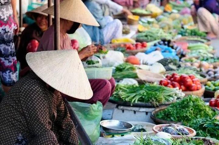Nội dung: Mùa hè đang đến và với nó, xu hướng mới về áo vai bèo đang ngày càng trở nên